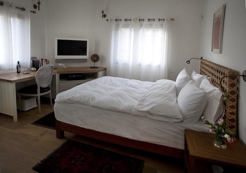 Boutique Hotel Tamarin Rosh Pinna Room photo